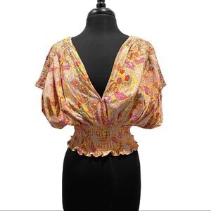 𝅺cupcakes & Cashmere Floral Double V-Neck Smocked Crop Top Sz M